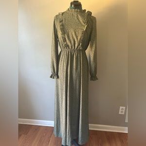 Tight from chest to waist very breathable and airy